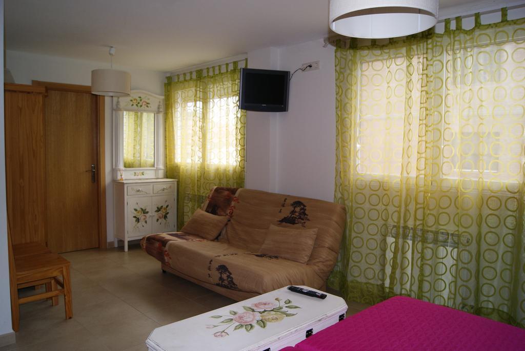 Hostal Penacardena Igea Exterior photo