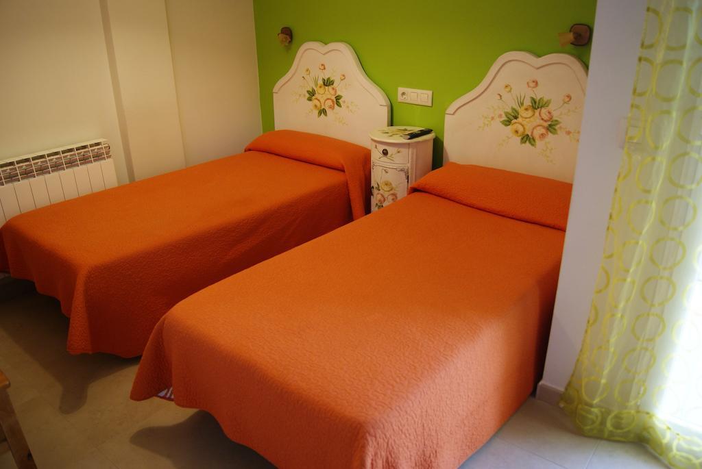 Hostal Penacardena Igea Exterior photo
